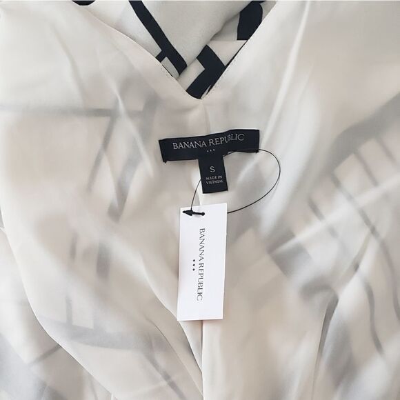 Banana Republic Wrap Dress   - Picture 9 of 11